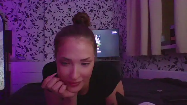 Snapshot of SPICY_KIM chatting on November 11, 2:17 pm SPICY KIM online show from November 11, 2:17 pm