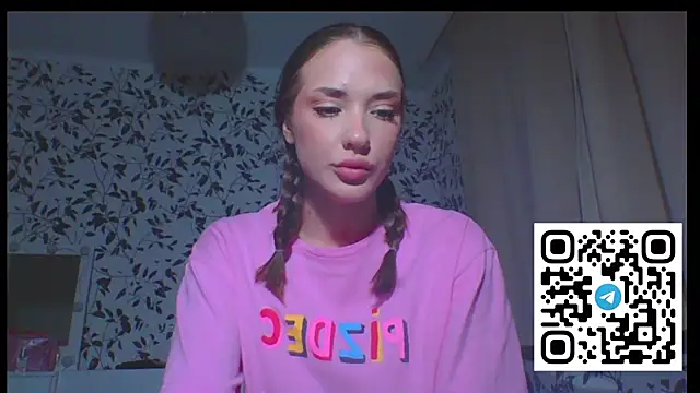 Snapshot of SPICY_KIM chatting on November 15, 4:25 pm SPICY KIM online show from November 15, 4:25 pm