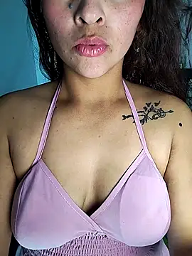 Snapshot of Fox_Roxxan chatting on October 6, 1:36 am Fox Roxxan online show from October 6, 1:36 am