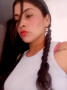 Snapshot of Fox_Roxxan chatting on November 13, 2:10 am Fox Roxxan online show from November 13, 2:10 am