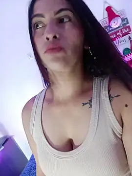 Snapshot of Fox_Roxxan chatting on January 7, 2:14 am Fox Roxxan online show from January 7, 2:14 am