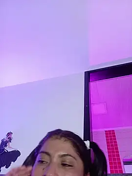 Snapshot of Fox_Roxxan chatting on February 3, 6:51 am Fox Roxxan online show from February 3, 6:51 am