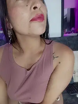 Snapshot of Fox_Roxxan chatting on February 7, 2:48 am Fox Roxxan online show from February 7, 2:48 am