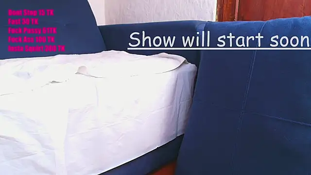 Snapshot of couplelove543 chatting on October 20, 5:35 pm couplelove543 online show from October 20, 5:35 pm