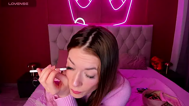 Snapshot of StacyWells chatting on February 21, 1:28 am StacyWells online show from February 21, 1:28 am