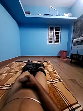 Tamilpayan00 online show from October 2, 5:09 pm