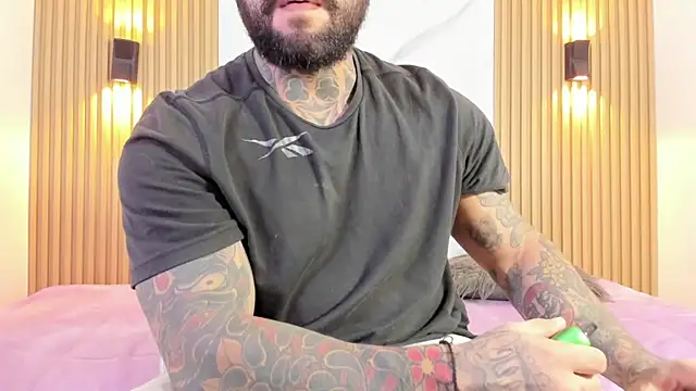 MISTER VENOM online show from January 5, 7:28 pm