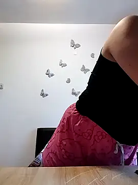 LarisseBelle online show from October 11, 1:31 pm