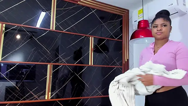 HannyThompson online show from April 15, 12:34 pm