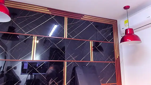 HannyThompson online show from April 16, 12:39 pm