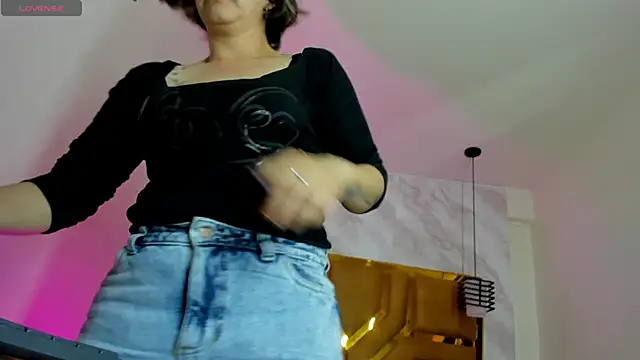 Snapshot of Luciifeer_ chatting on September 24, 6:33 pm Luciifeer online show from September 24, 6:33 pm