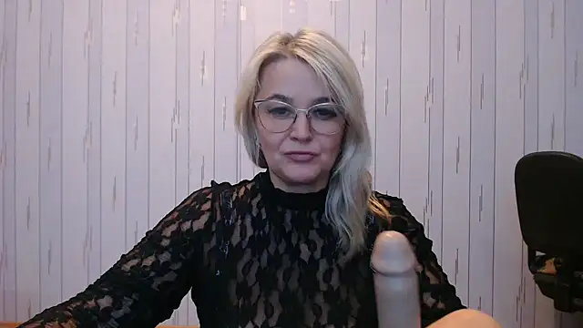 Snapshot of EleanoraDream chatting on March 2, 1:07 pm EleanoraDream online show from March 2, 1:07 pm