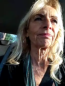 clarabell4 online show from November 7, 7:30 am