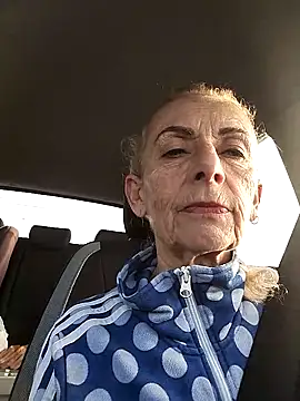 Snapshot of clarabell4 chatting on February 9, 7:45 am clarabell4 online show from February 9, 7:45 am