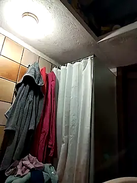 Snapshot of clarabell4 chatting on February 12, 6:52 am clarabell4 online show from February 12, 6:52 am