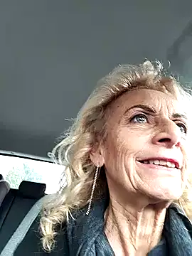 Snapshot of clarabell4 chatting on February 27, 8:14 am clarabell4 online show from February 27, 8:14 am