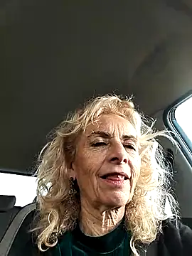 Snapshot of clarabell4 chatting on March 3, 7:36 am clarabell4 online show from March 3, 7:36 am