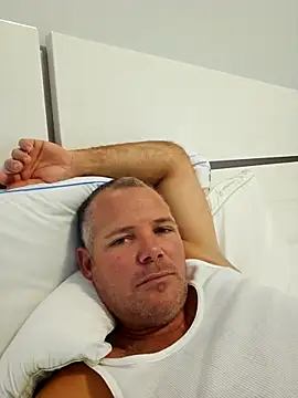 cubanitofeliz40 online show from November 30, 5:06 pm