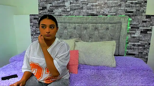 nicolexxaleja online show from September 22, 8:11 pm