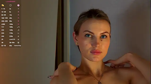 YungTessa online show from April 16, 9:39 pm