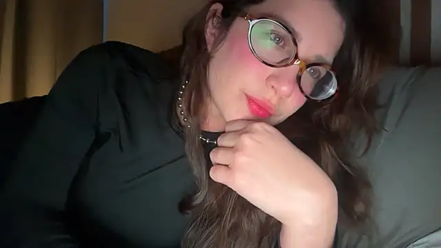 Snapshot of Meowkillah13 chatting on February 13, 11:12 pm Meowkillah13 online show from February 13, 11:12 pm