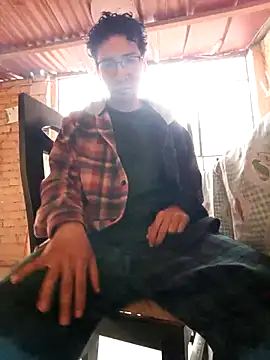 LecheDeSoya666 online show from November 1, 9:39 pm