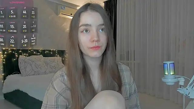 sweete chantal online show from February 11, 3:33 am