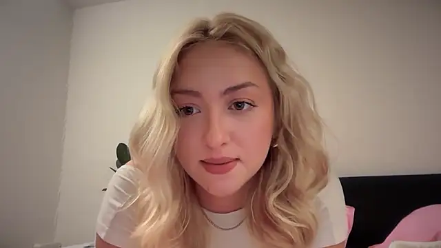 Kitty Swetty online show from February 17, 8:04 pm