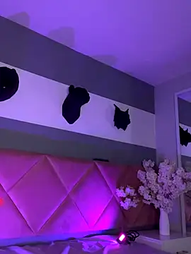 Bella Williiams online show from December 15, 12:20 pm