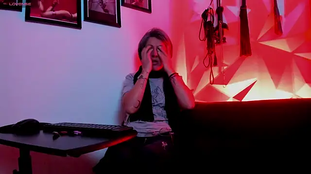 Snapshot of MistressNyx_cg chatting on October 7, 2:25 pm MistressNyx cg online show from October 7, 2:25 pm