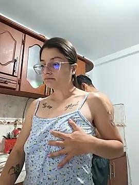 Snapshot of Coralinne__ chatting on June 9, 1:06 am Coralinne online show from June 9, 1:06 am