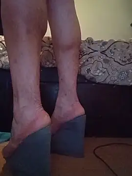 Crossedsissy online show from May 21, 9:33 pm