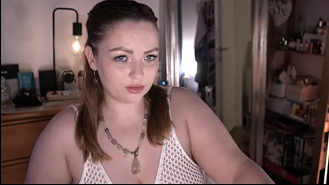 Snapshot of marrygrayes chatting on June 22, 7:44 pm marrygrayes online show from June 22, 7:44 pm