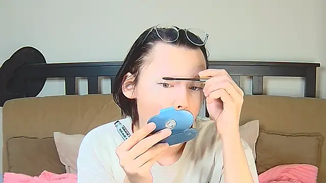 Snapshot of Derek_Carter chatting on January 19, 1:04 pm Derek Carter online show from January 19, 1:04 pm