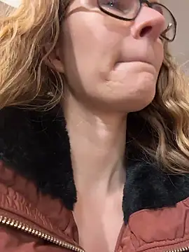 Bikergirl 97 online show from December 4, 2:04 pm