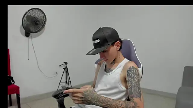 StraightBoy Nick online show from May 16, 5:37 am