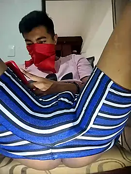 LARYYV online show from May 10, 5:29 pm