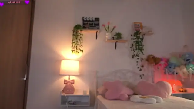violeth     online show from May 11, 12:11 pm
