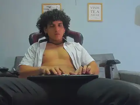 Snapshot of Xfire_boy69 chatting on September 9, 9:36 pm Xfire boy69 online show from September 9, 9:36 pm