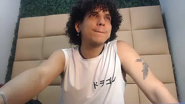 Snapshot of Xfire_boy69 chatting on September 10, 2:39 pm Xfire boy69 online show from September 10, 2:39 pm