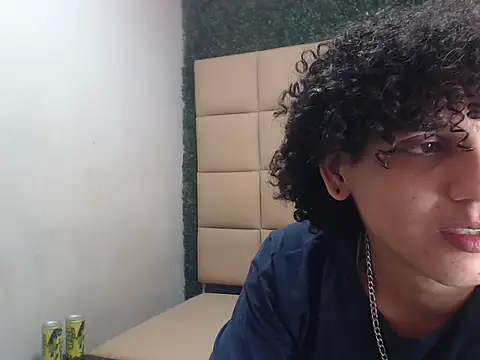 Snapshot of Xfire_boy69 chatting on October 2, 3:41 pm Xfire boy69 online show from October 2, 3:41 pm
