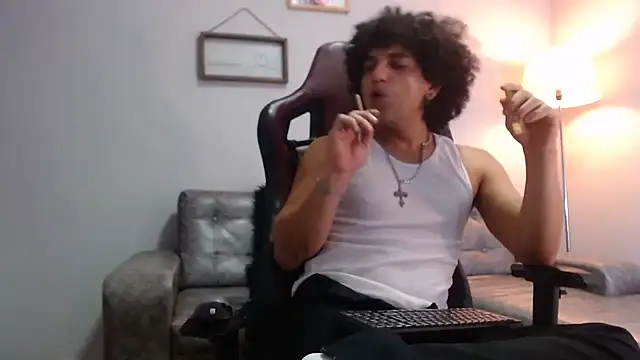 Snapshot of Xfire_boy69 chatting on October 11, 1:05 am Xfire boy69 online show from October 11, 1:05 am