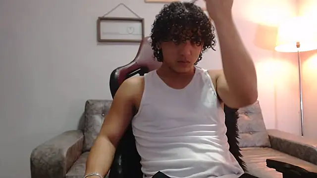 Snapshot of Xfire_boy69 chatting on October 11, 1:53 pm Xfire boy69 online show from October 11, 1:53 pm