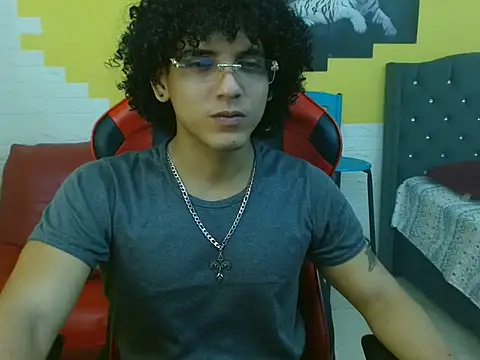 Snapshot of Xfire_boy69 chatting on October 16, 4:30 pm Xfire boy69 online show from October 16, 4:30 pm