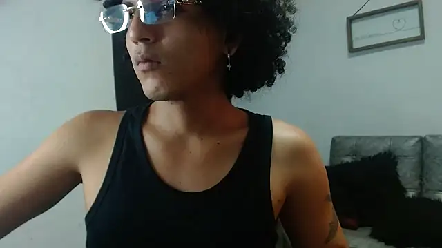 Snapshot of Xfire_boy69 chatting on October 25, 9:20 pm Xfire boy69 online show from October 25, 9:20 pm