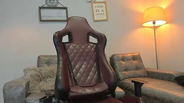 Xfire boy69 online show from December 1, 5:29 pm