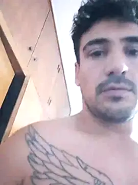 bigandstrong2217 online show from February 7, 11:30 pm