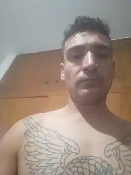 bigandstrong2217 online show from April 17, 1:52 am