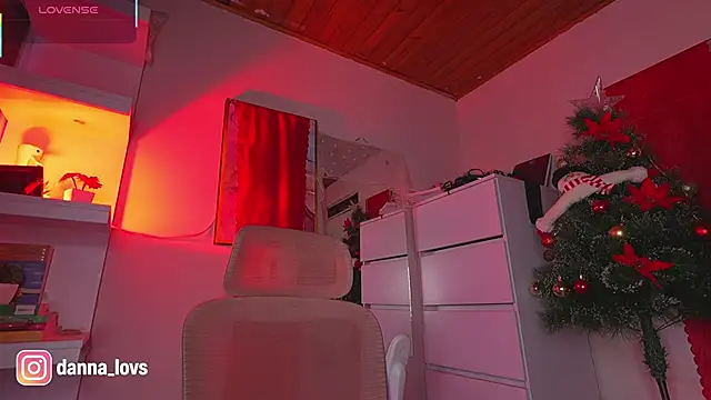 Dannaa Lovs online show from December 2, 6:03 pm