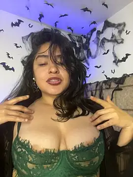 EmilyNoir1 online show from November 2, 1:41 am